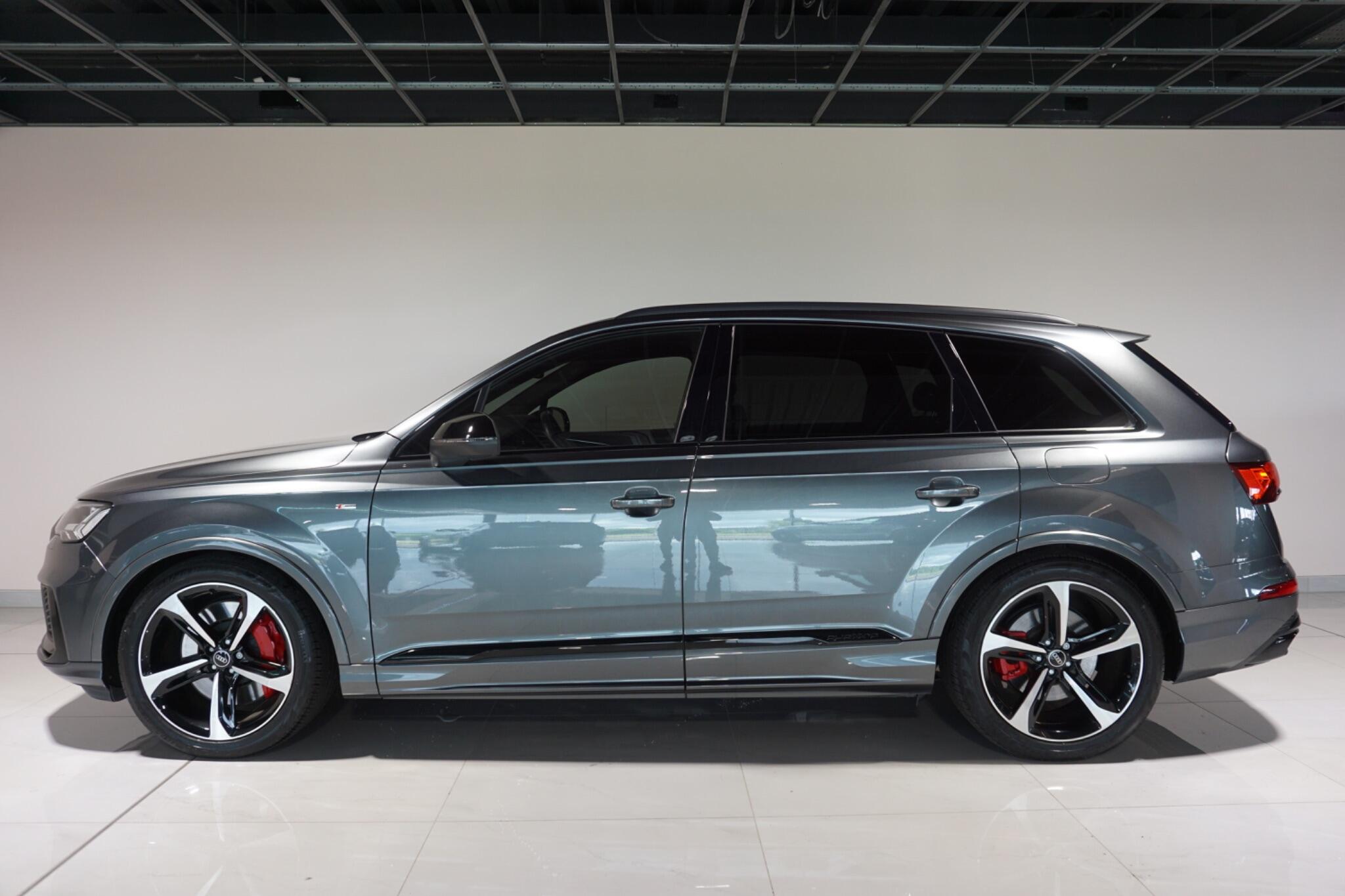 Audi Q7 3.0 TFSIe V6 55 Black Edition SUV 5dr Petrol Plug-in Hybrid Tiptronic quattro Euro 6 (s/s) 17.9kWh (381 ps)